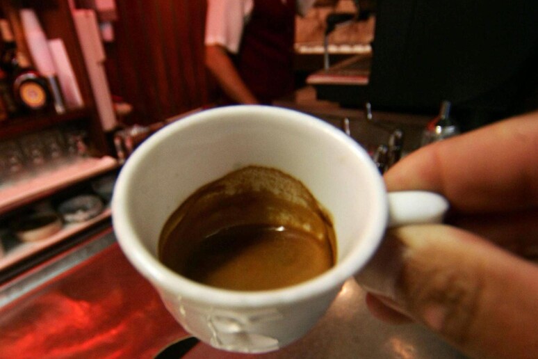 Una tazzina di caffe ' - RIPRODUZIONE RISERVATA