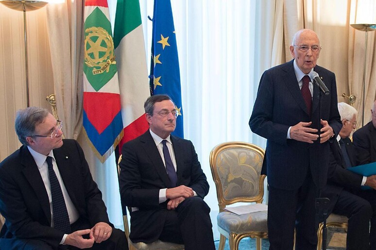Napolitano con Draghi e Visco © ANSA/EPA