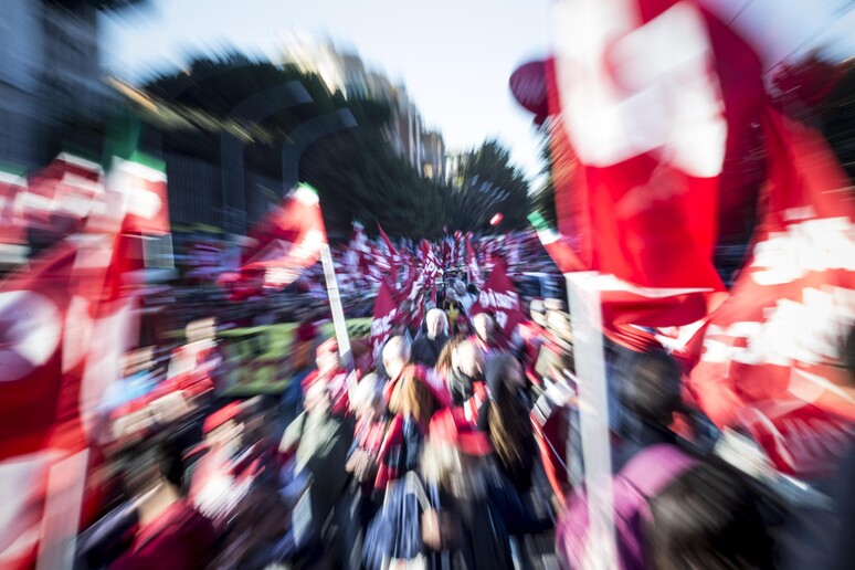 Manifestazione sul lavoro - RIPRODUZIONE RISERVATA