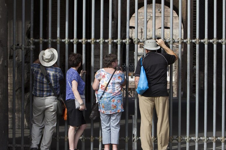 Colosseo chiuso nella Notte dei Musei: mancano 5 volontari - RIPRODUZIONE RISERVATA