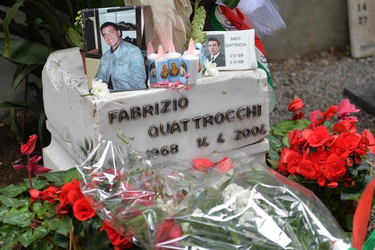 Quattrocchi: decennale morte, cerimonia ricordo a Staglieno - RIPRODUZIONE RISERVATA