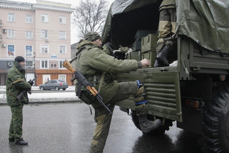 Filorussi a Donetsk © ANSA/EPA