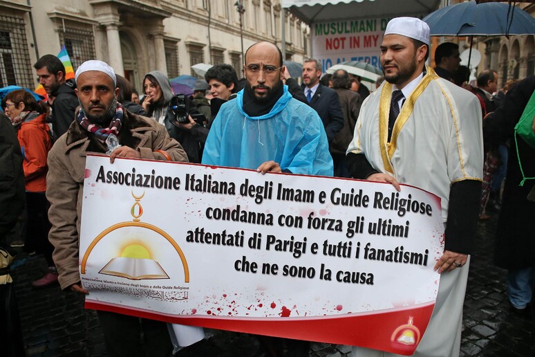Not in My Name, musulmani in piazza a Roma contro terrorismo - RIPRODUZIONE RISERVATA