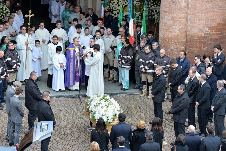 I funerali di Michele Ferrero ad Alba Primopiano Ansa.it