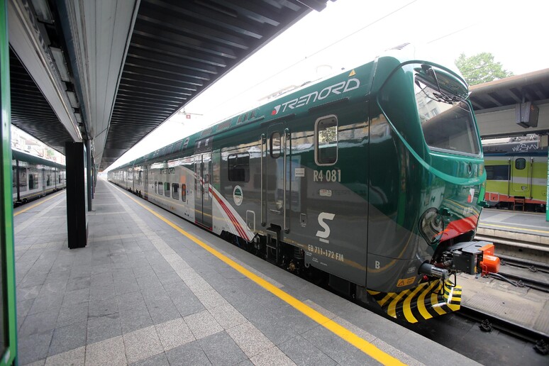 Treno in foto d 'archivio - RIPRODUZIONE RISERVATA