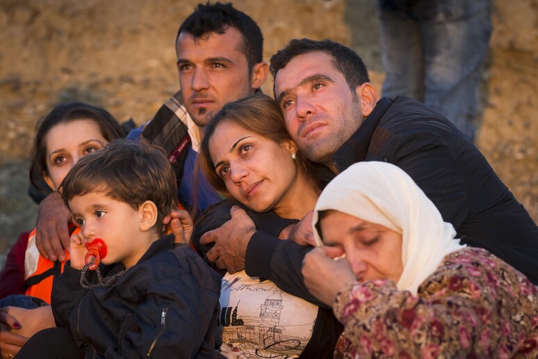 Immigrazione: Grecia, altri arrivi a Kos a bordo di gommoni © ANSA/AP