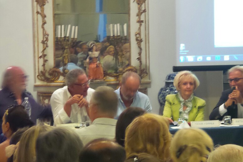 La presentazione del libro "Casa Ansa. Da settant 'anni il diario del Paese" a Sorrento - RIPRODUZIONE RISERVATA