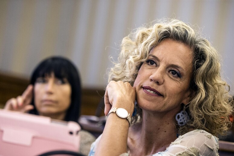 Monica Cirinnà durante la riunione della commissione Giustizia del Senato - RIPRODUZIONE RISERVATA