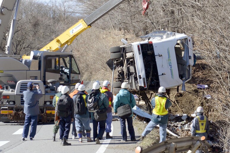 Giappone: incidente bus, 14 morti © ANSA/AP