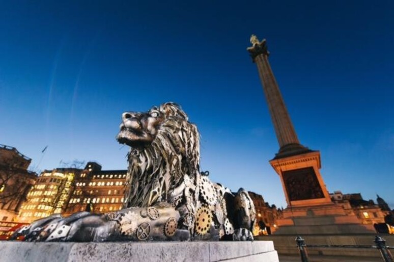 Un leone in piu ' a Trafalgar square per la salvaguardia dei grandi felini - RIPRODUZIONE RISERVATA