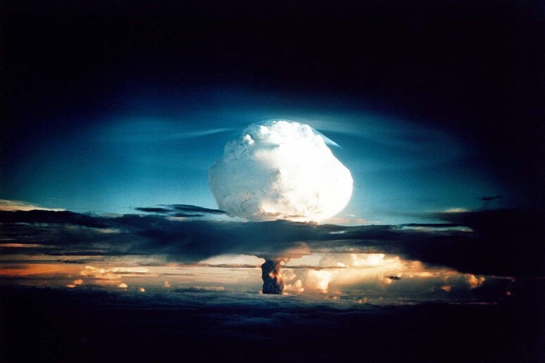 Il cosiddetto "fungo" causato dall 'esplosione della prima bomba all 'idrogeno durante l 'operazione  Ivy Mike, il primo test fatto negli Usa l '1 novembre 1952 (foto di archivio) - RIPRODUZIONE RISERVATA