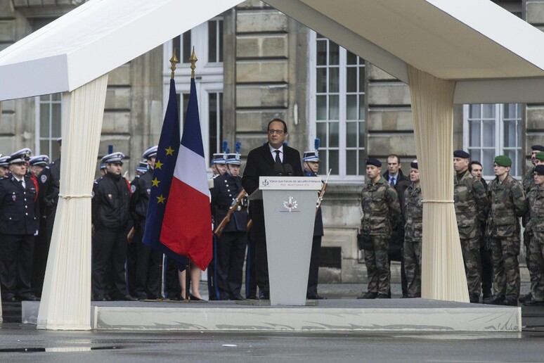 Hollande durante il discorso in Prefettura © ANSA/EPA
