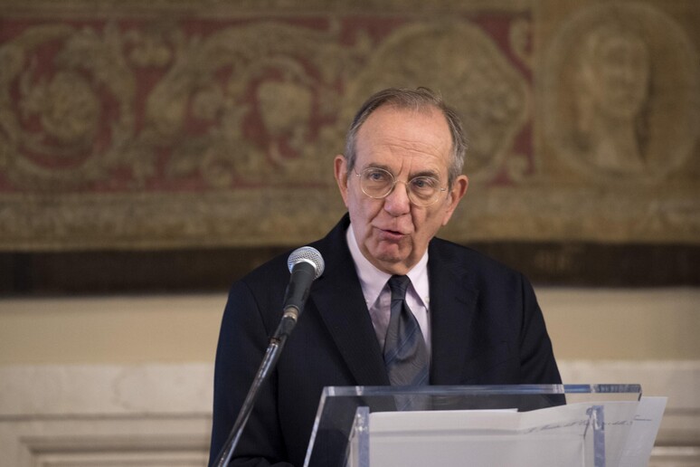 Il ministro dell 'Economia Pier Carlo Padoan - RIPRODUZIONE RISERVATA