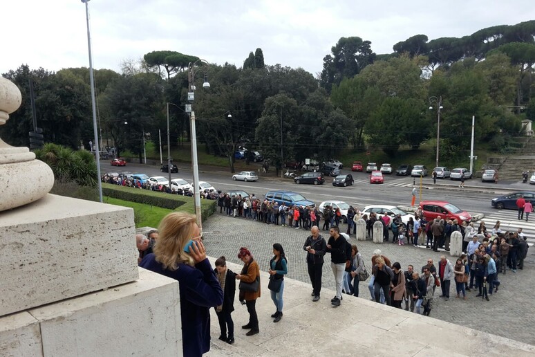 Domenica gratis al museo, le file davanti alla Gnam di Roma - RIPRODUZIONE RISERVATA