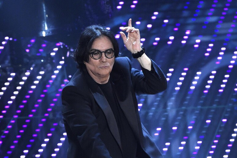 Renato Zero al festival di Sanremo 2016 - RIPRODUZIONE RISERVATA