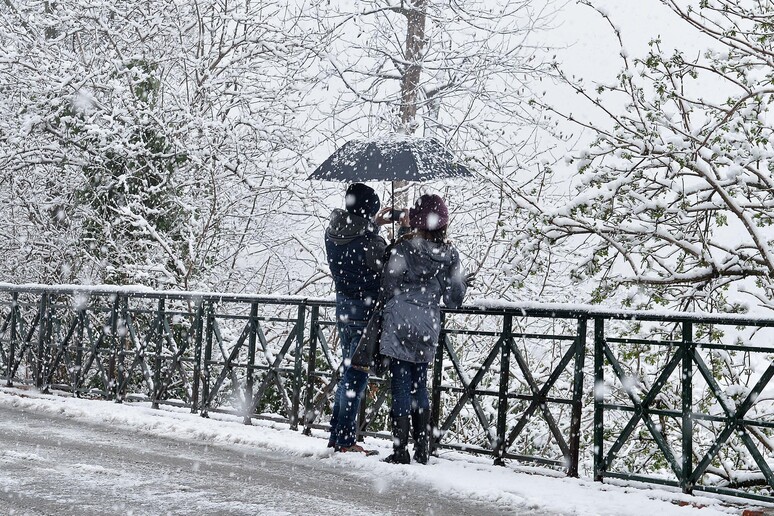 &gt;&gt;&gt;/ MALTEMPO: NEVE SU NORD OVEST, TORINO IMBIANCATA - RIPRODUZIONE RISERVATA