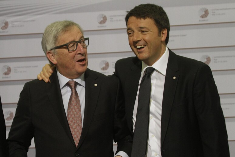 /RENZI INCASSA OK JUNCKER, 'BENE PATTO,SERVONO NUOVI STRUMENTI ' © ANSA/EPA