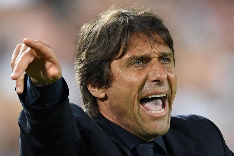 Primo giorno di lavoro di Conte al Chelsea - RIPRODUZIONE RISERVATA