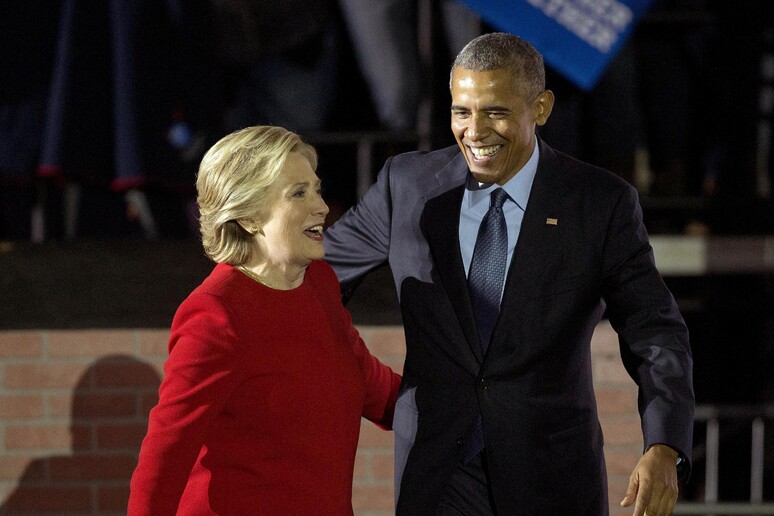 Hillary Clinton e Barack Obama in un 'immagine di archivio © ANSA/AP