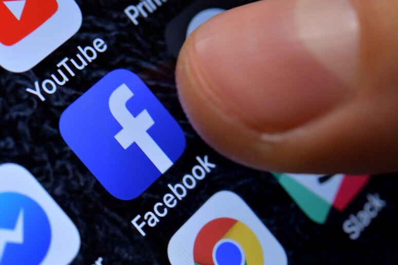 Facebook, commissione accademica valuterà effetti fake news - RIPRODUZIONE RISERVATA