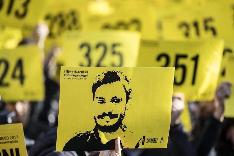 Una manifestazione per chiedere la verità su Giulio Regeni a un anno dalla morte - RIPRODUZIONE RISERVATA