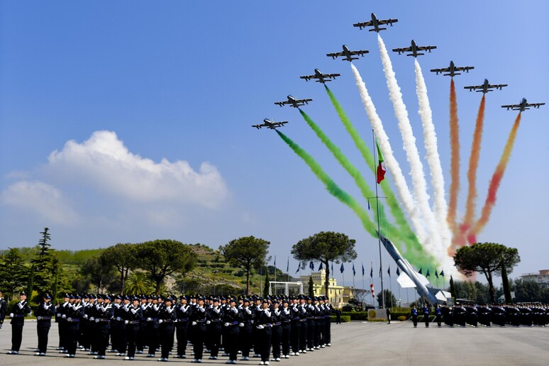 Aeronautica giuramento cadetti Accademia a Pozzuoli Primopiano