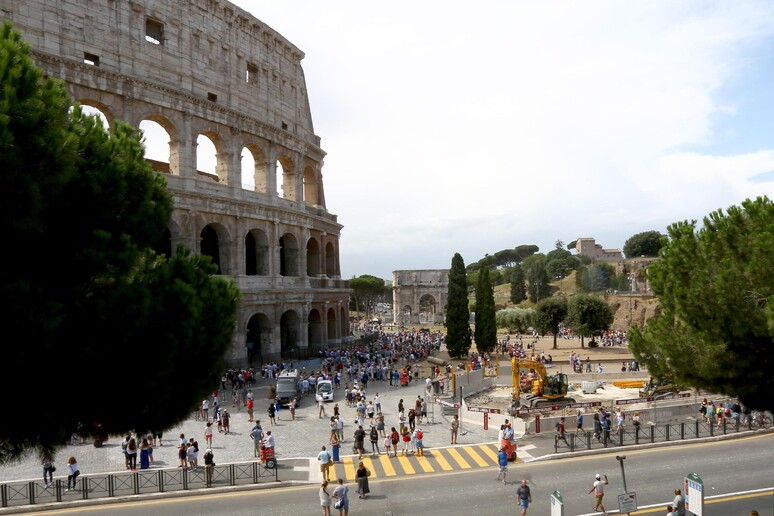 Raggi, ricorso contro decreto Mibact su parco Colosseo - RIPRODUZIONE RISERVATA