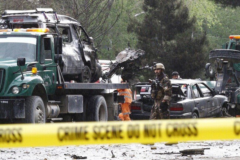 Afghanistan: autobomba a Kabul, otto morti © ANSA/EPA