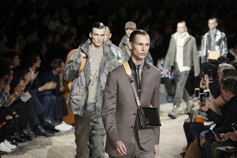 Louis Vuitton apre la Fashion Week Uomo a Parigi con la prima