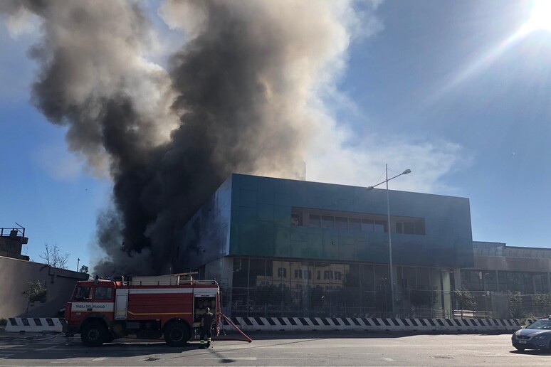 Incendio in uffici sede Autorit Portuale Savona - RIPRODUZIONE RISERVATA