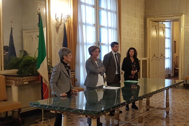 Al centro il nuovo prefetto di Genova Carmen Perrotta - RIPRODUZIONE RISERVATA