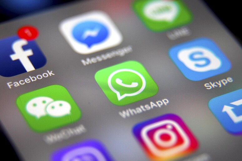 WhatsApp targeted by remotely installed surveillance software © ANSA/EPA
