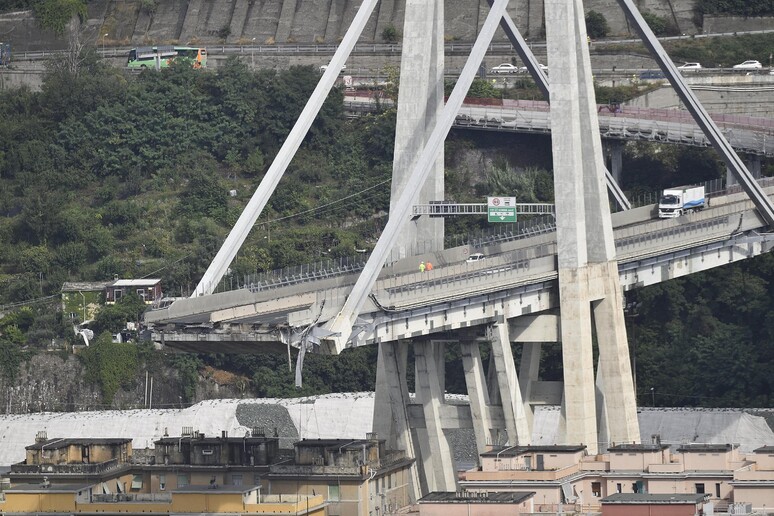 Il ponte Morandi - RIPRODUZIONE RISERVATA