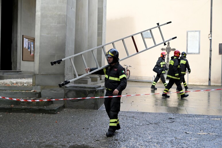 - RIPRODUZIONE RISERVATA