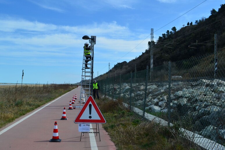 - RIPRODUZIONE RISERVATA