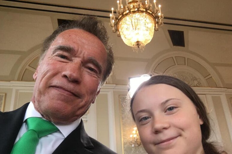 Il selfie di Greta e Arnold Schwarzenegger - RIPRODUZIONE RISERVATA