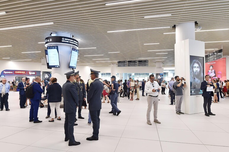 Inaugurazione nuova aerea arrivi all 'aeroporto Caselle a Torino - RIPRODUZIONE RISERVATA