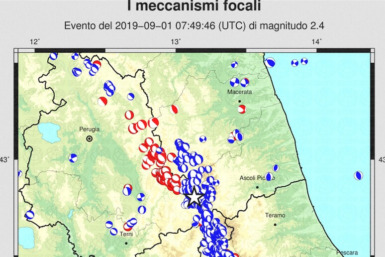 Forte scossa in centro Italia, gente in strada - RIPRODUZIONE RISERVATA