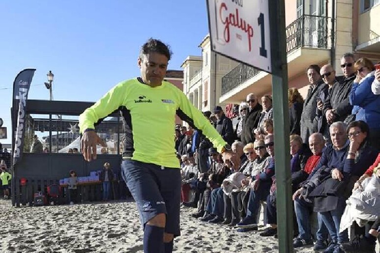 Claudio Chiappucci alla manifestazione  'Footgolf ' ad Alassio - RIPRODUZIONE RISERVATA