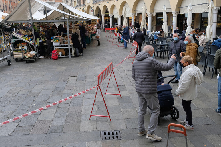 - RIPRODUZIONE RISERVATA