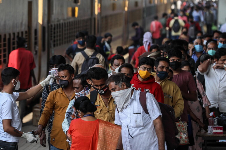 10 milioni di contagi in India - RIPRODUZIONE RISERVATA