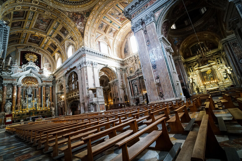 La chiesa del Gesù Nuovo a Napoli, vuota a Pasqua - RIPRODUZIONE RISERVATA