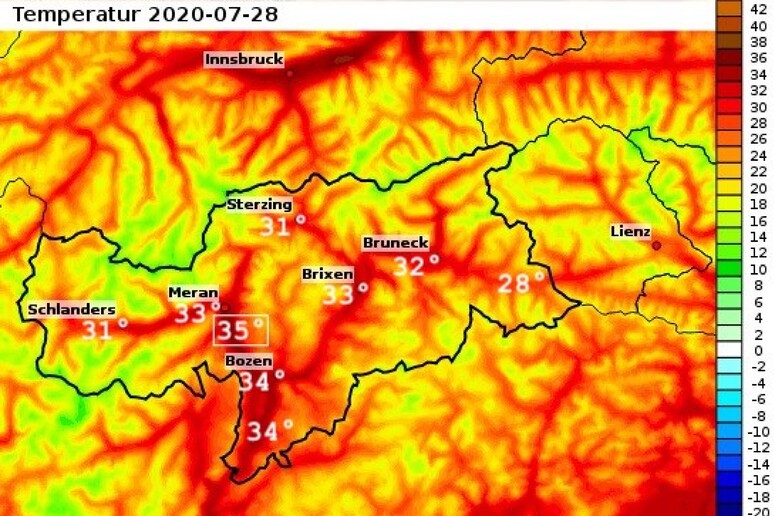 - RIPRODUZIONE RISERVATA