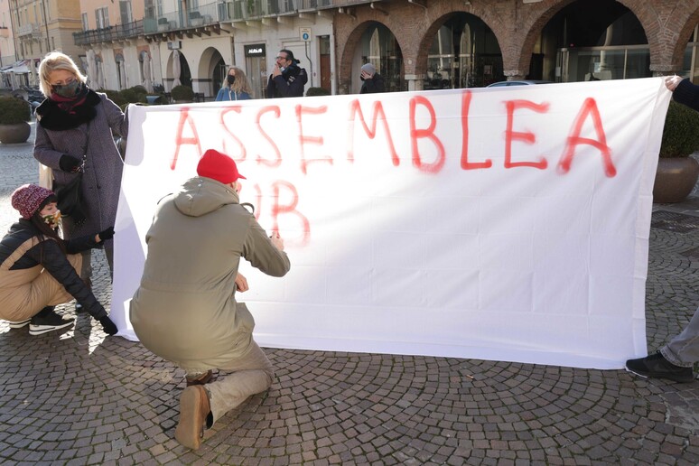 - RIPRODUZIONE RISERVATA