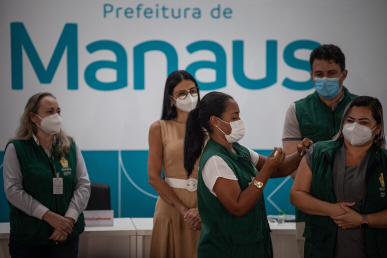 Campagna vaccinale anti Covid a Manaus, Brasile © ANSA/EPA