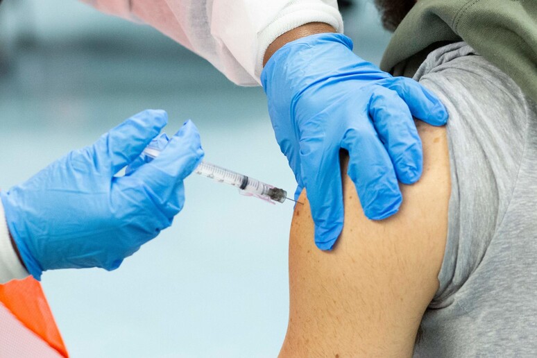 Covid: vaccinazioni © ANSA/AFP