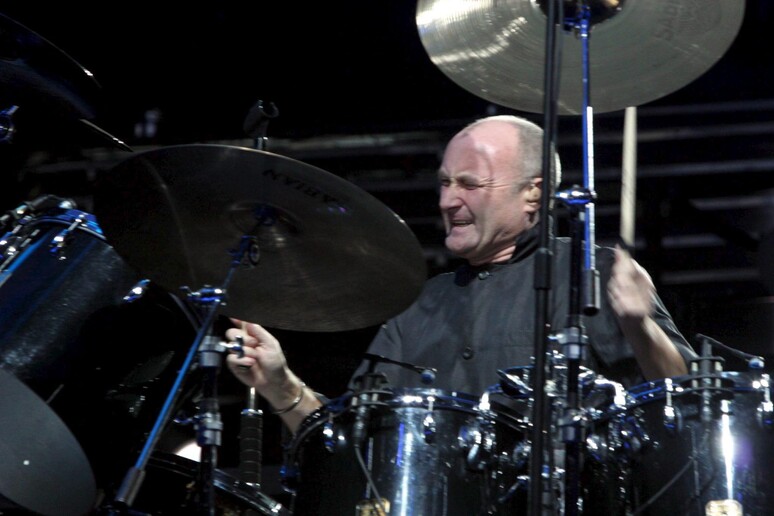 Buon compleanno Phil Collins, 70 anni aspettando tour dei Genesis - People  