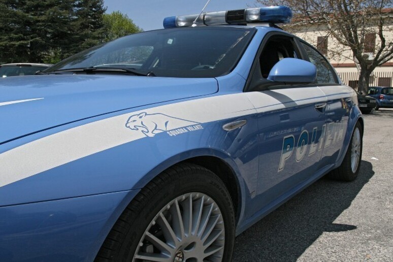 automobile Polizia - RIPRODUZIONE RISERVATA