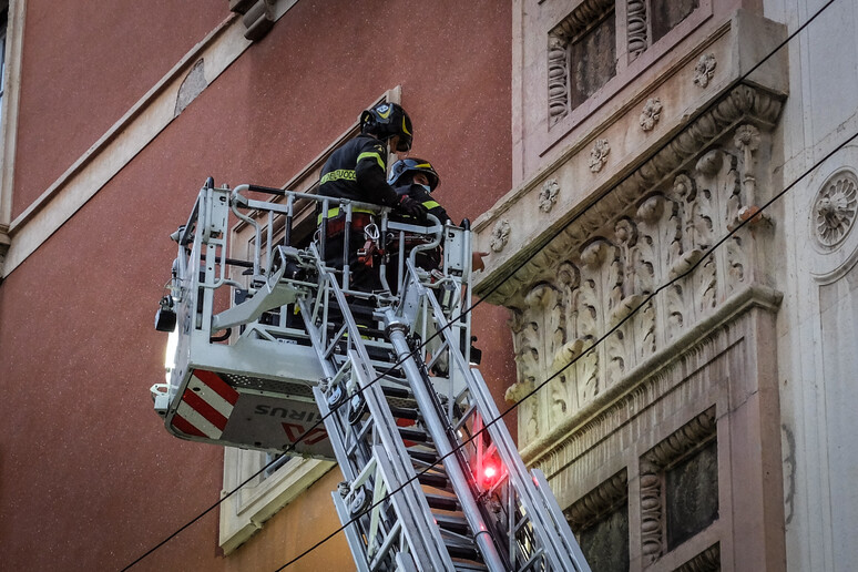 - RIPRODUZIONE RISERVATA