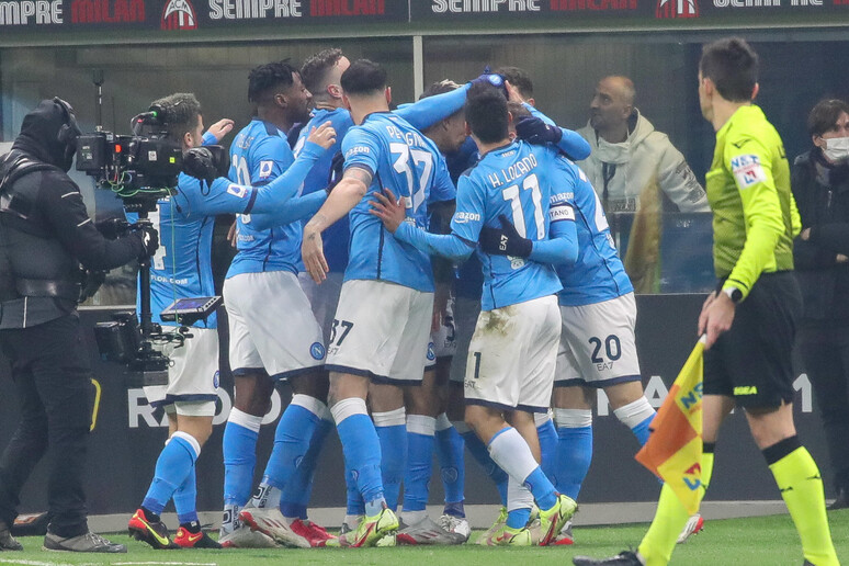 Serie A: Napoli Batte Il Milan, Inter Campione D'inverno - Notizie ...